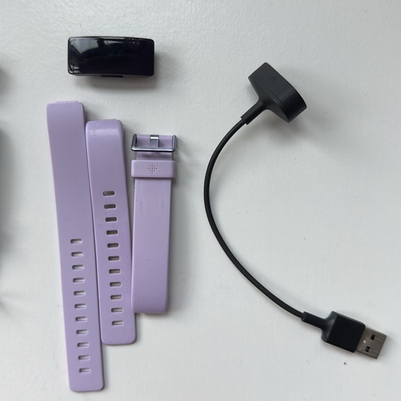 Fitbit Inspire Hr package 🎁 - Picture 2 of 6